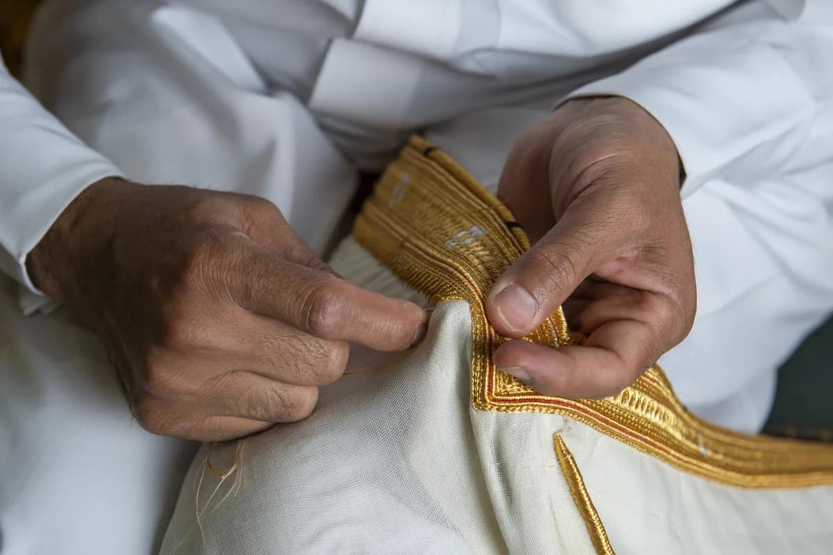 الزخارف الجصية: هوية الأحساء المحفورة، وكيف نُعيد لبسها